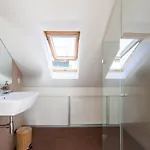 Liberty Penthouse Three-bedroom - By Lu Holidays Apartment *