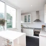 Liberty Penthouse Three-bedroom - By Lu Holidays Apartament *