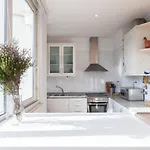 Liberty Penthouse Three-bedroom - By Lu Holidays