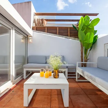 Liberty Penthouse Three-bedroom - By Lu Holidays *