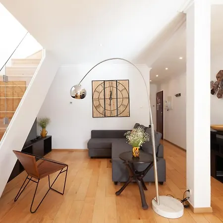 Liberty Penthouse Three-bedroom - By Lu Holidays Lisbon