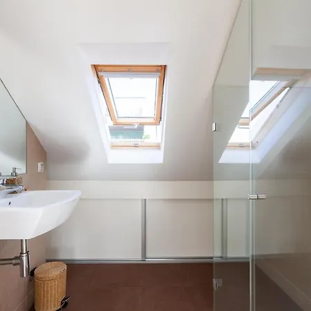 Liberty Penthouse Three-bedroom - By Lu Holidays Apartment *