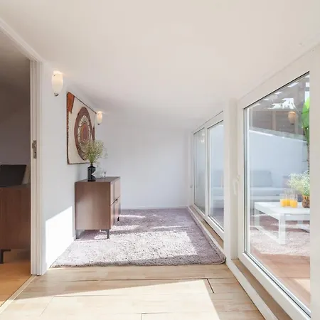 Liberty Penthouse Three-bedroom - By Lu Holidays Lisbon
