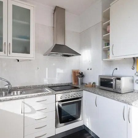 Liberty Penthouse Three-bedroom - By Lu Holidays Lisbon
