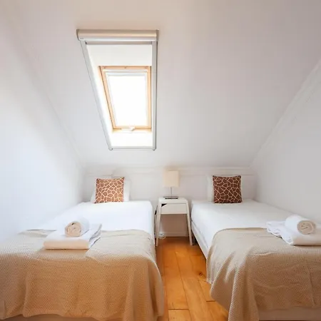 Liberty Penthouse Three-bedroom - By Lu Holidays
