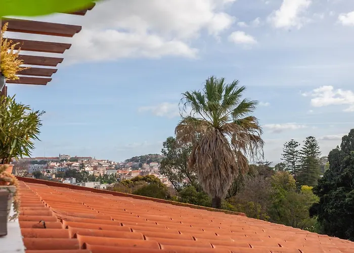 Liberty Penthouse Three-bedroom - By Lu Holidays Apartment *