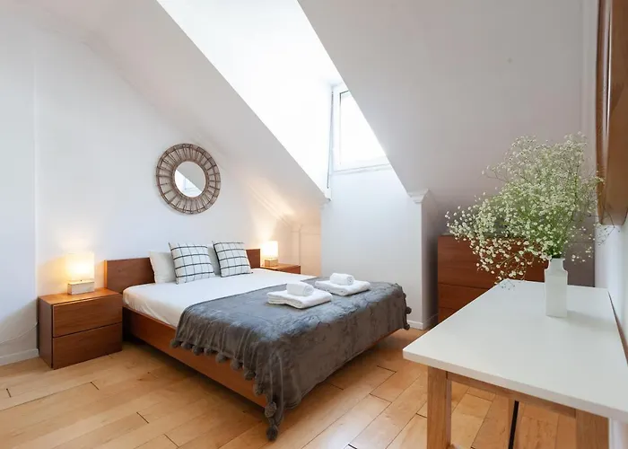 Liberty Penthouse Three-bedroom - By Lu Holidays * Lisbon