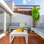 Liberty Penthouse Three-bedroom - By Lu Holidays *