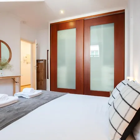 Liberty Penthouse Three-bedroom - By Lu Holidays Lägenhet Lisboa