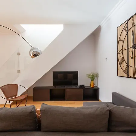 Liberty Penthouse Three-bedroom - By Lu Holidays Apartman *